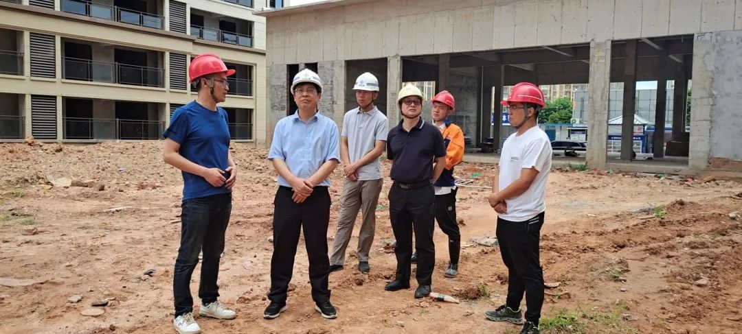 驻市城控集团纪检监察组监督推动安置房建设