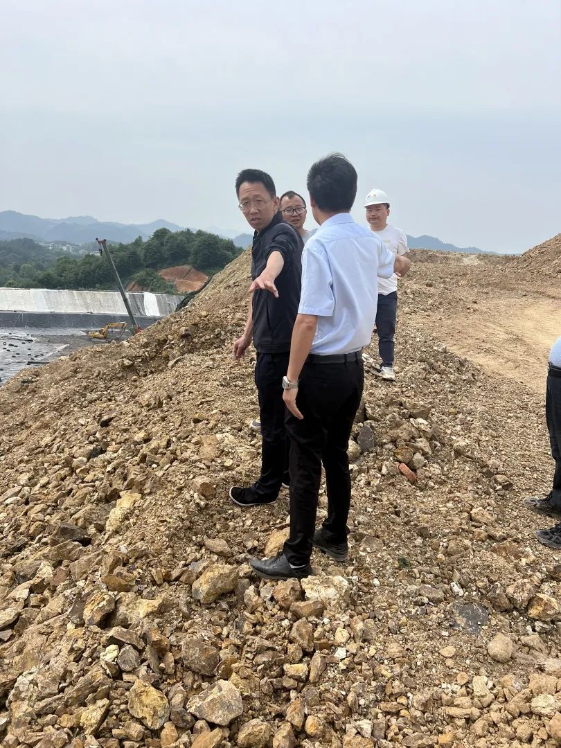 市城控集团开展危险地质段施工和道路交通安全专项督查